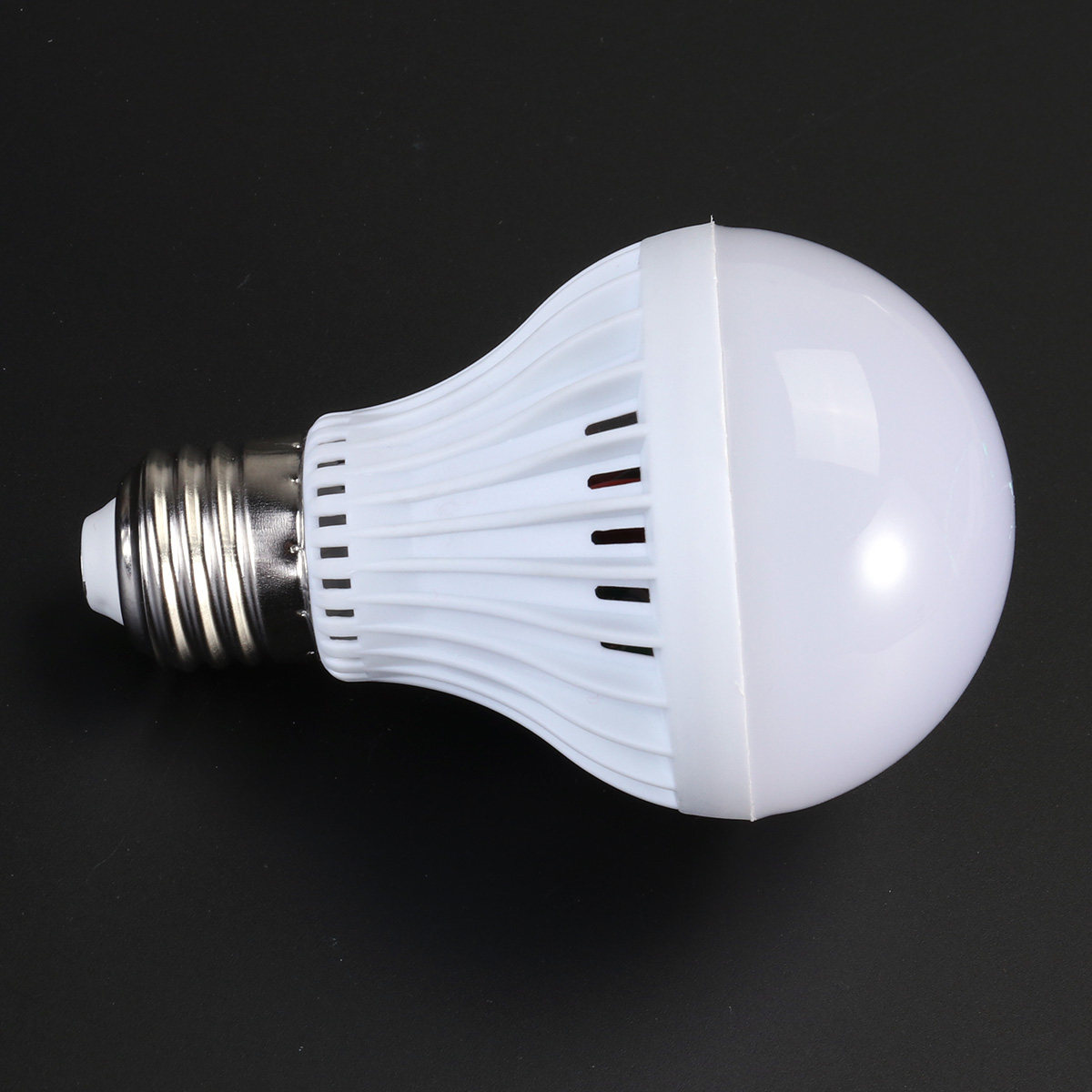 Светодиодная лампа белого цвет – обзор и цена Smart Home Energy Management